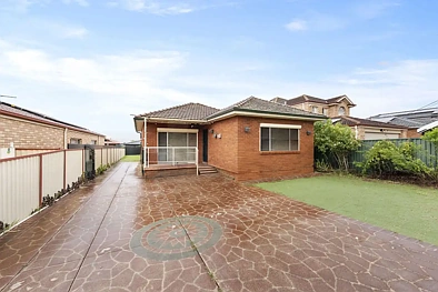 Smithfield 6Kwarto THREE HOMES, ONE BLOCK - OPEN TO VIEW SAT 16/05/2026 @ 10-10.30AM