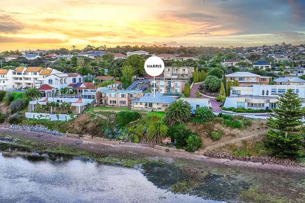 Port Lincoln 5બેડરૂમ Absolute Waterfront Opportunity – Renovate, Reimagine or Redevelop