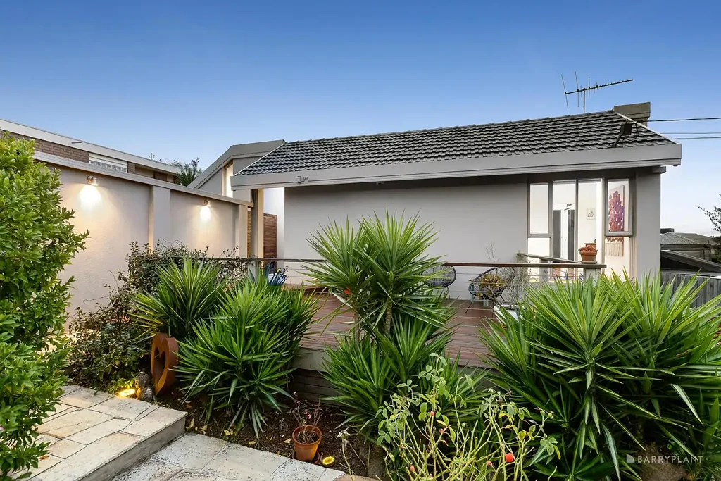 Templestowe 4Moenga Prominence and Polish in a Coveted Property Pocket