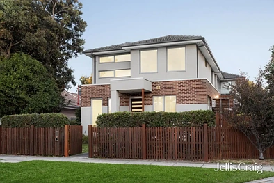 Mckinnon 3બેડરૂમ Contemporary warmth in garden privacy