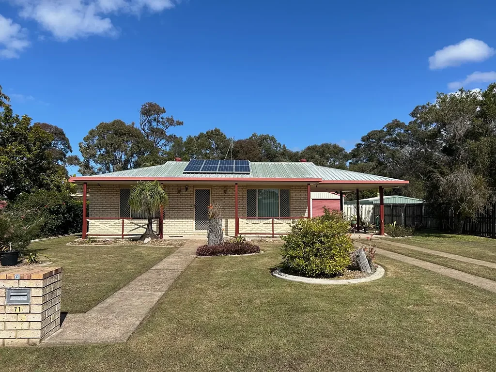 Urangan 3房  Generous 1250sqm Block in Urangan!