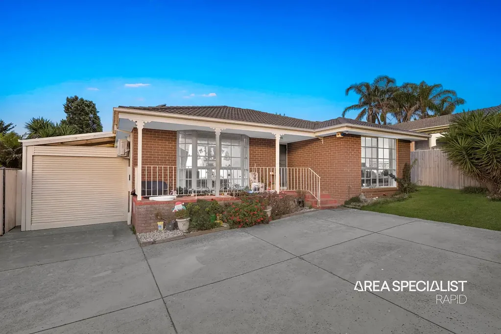 70 Oaktree Drive, Hampton Park, VIC 3976