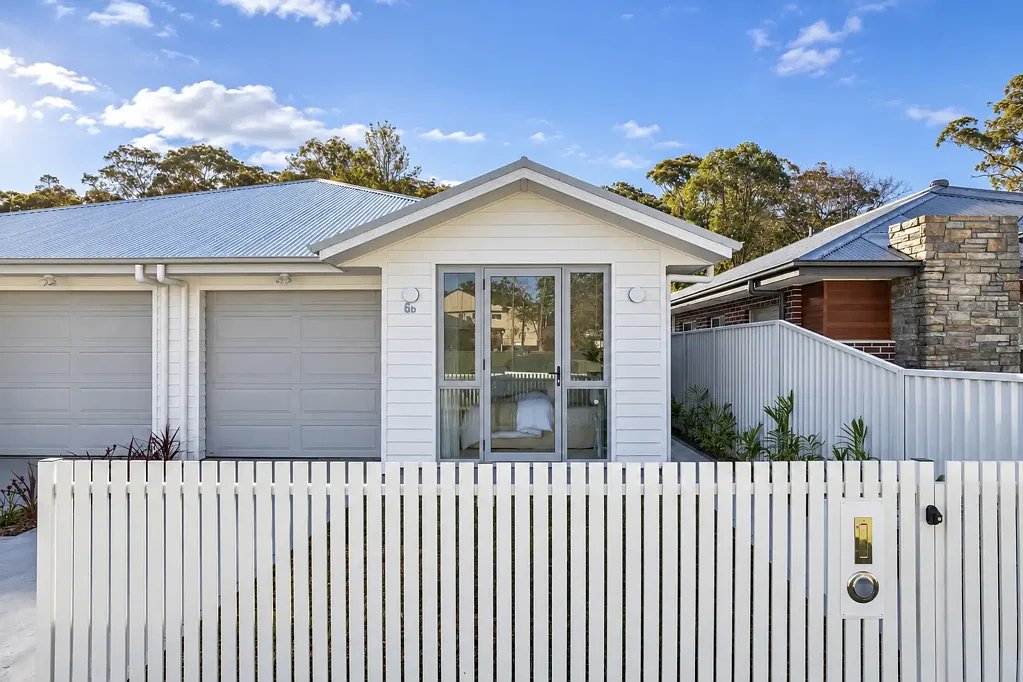 Berkeley Vale 4Zimmer Brand New, Turn-Key Home