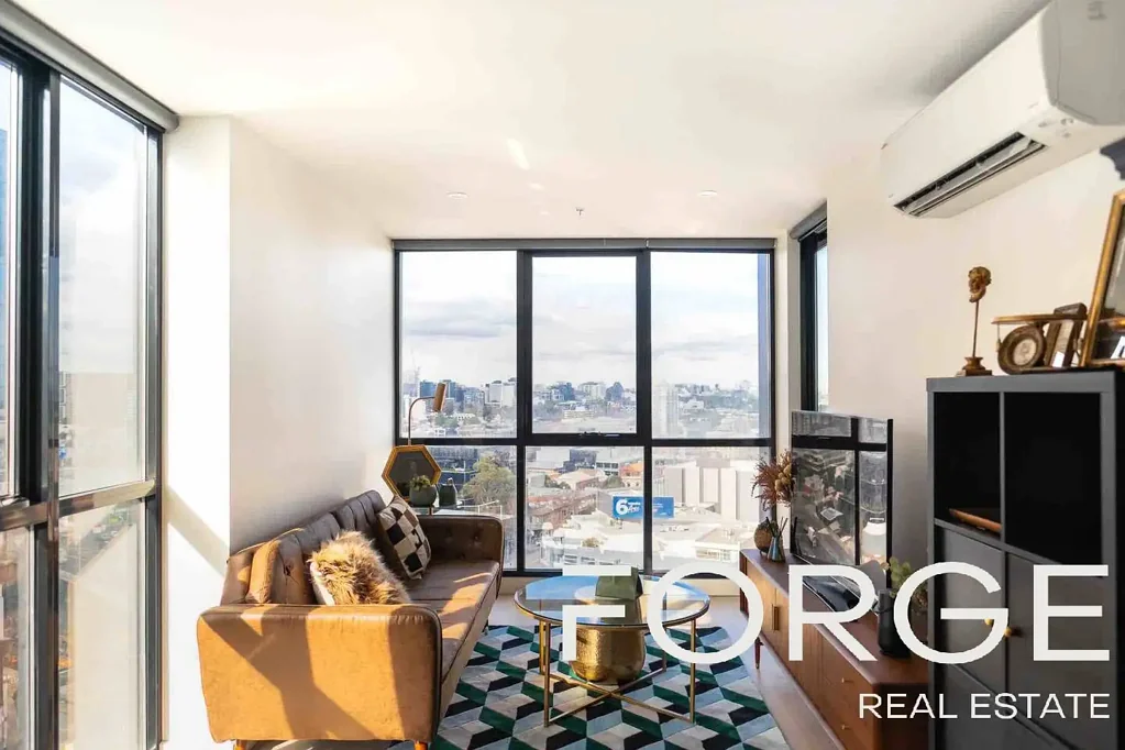Furnished Apartment with 2 Bedrooms in Prime Southbank Location