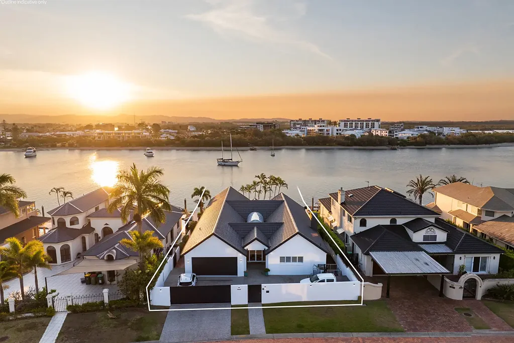 16 Excalibur Court, Paradise Point, QLD 4216