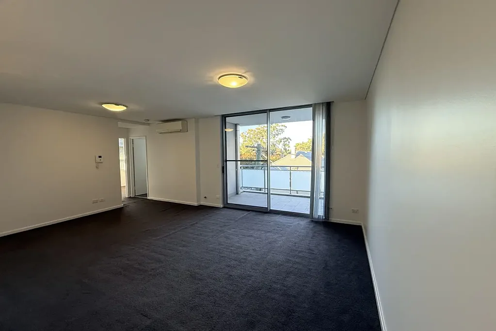 Freshly Painted Spacious 2-bedroom Apartment.