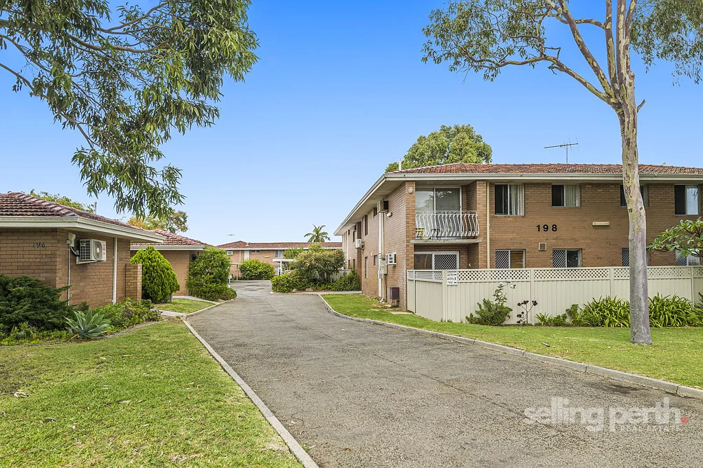 Tuart Hill 2chambre UNDER OFFER!  Tranquil, lovely & Proximity Perfect!