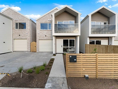 Manurewa 4房  Standalone, Road Frontage & Own Driveway