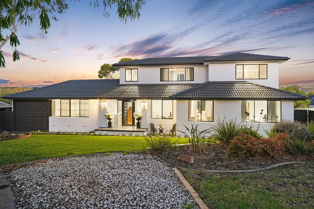 Modbury North 5房  Spacious Family Living with Versatile Layout & Stunning Elevated Views