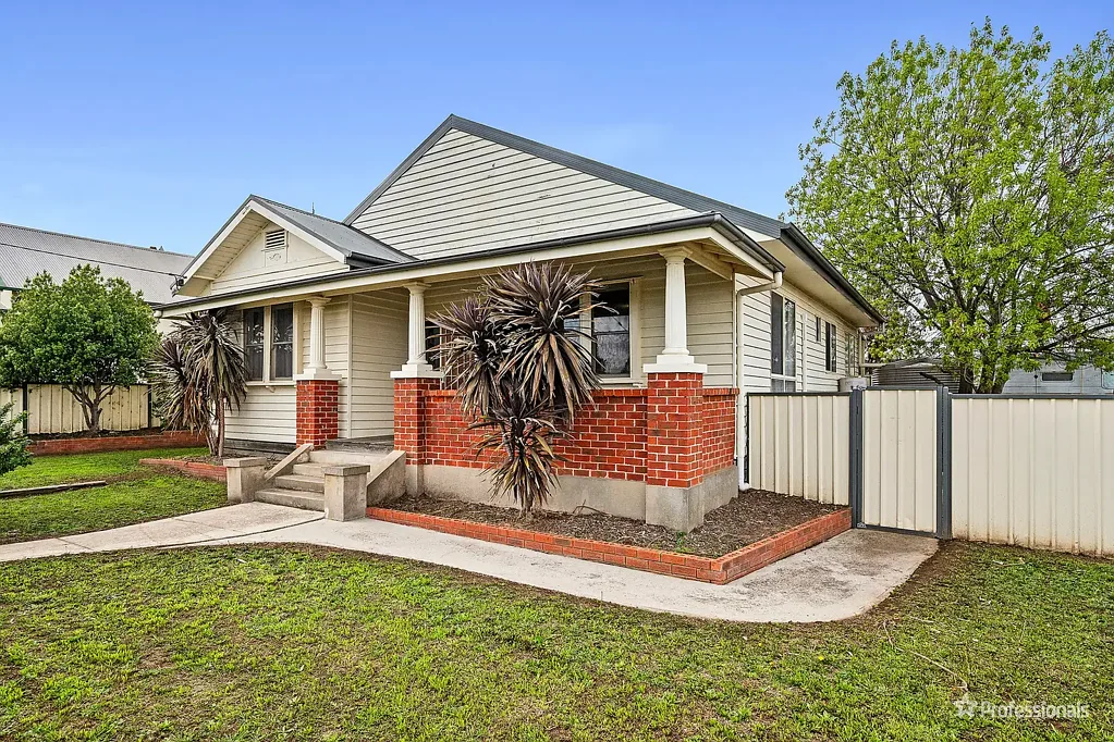 2 Outtrim Street, Maryborough, VIC 3465