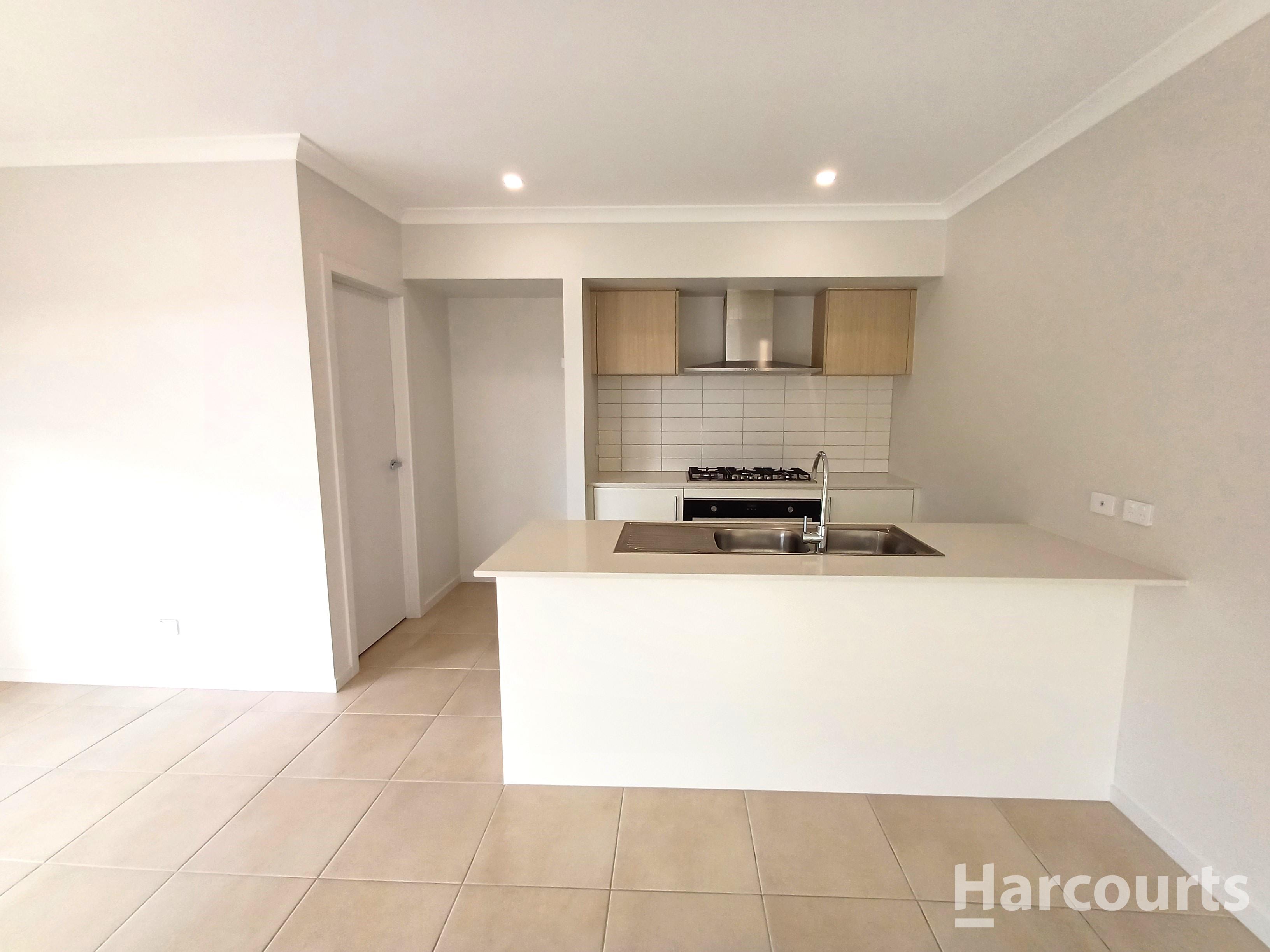 27 THORNBILL DR, ELI WATERS QLD 4655, 0 habitaciones, 0 baños, House