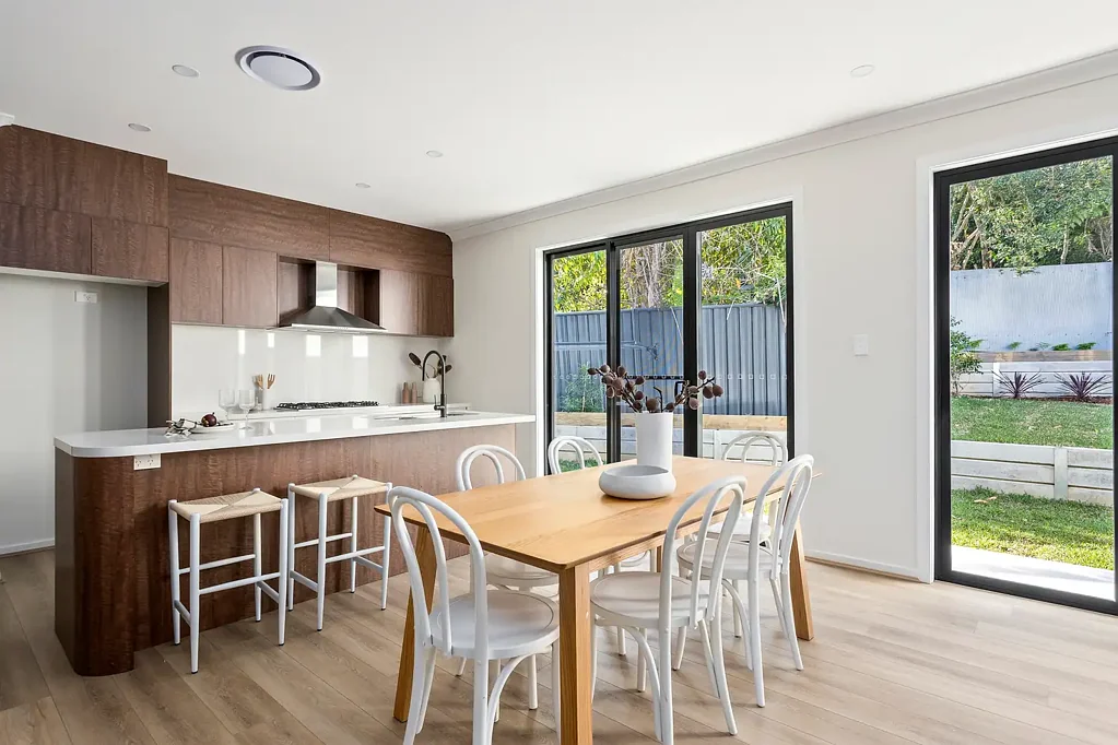 Keiraville 6 Slaapkamer Contemporary brand-new duplex in an escarpment setting