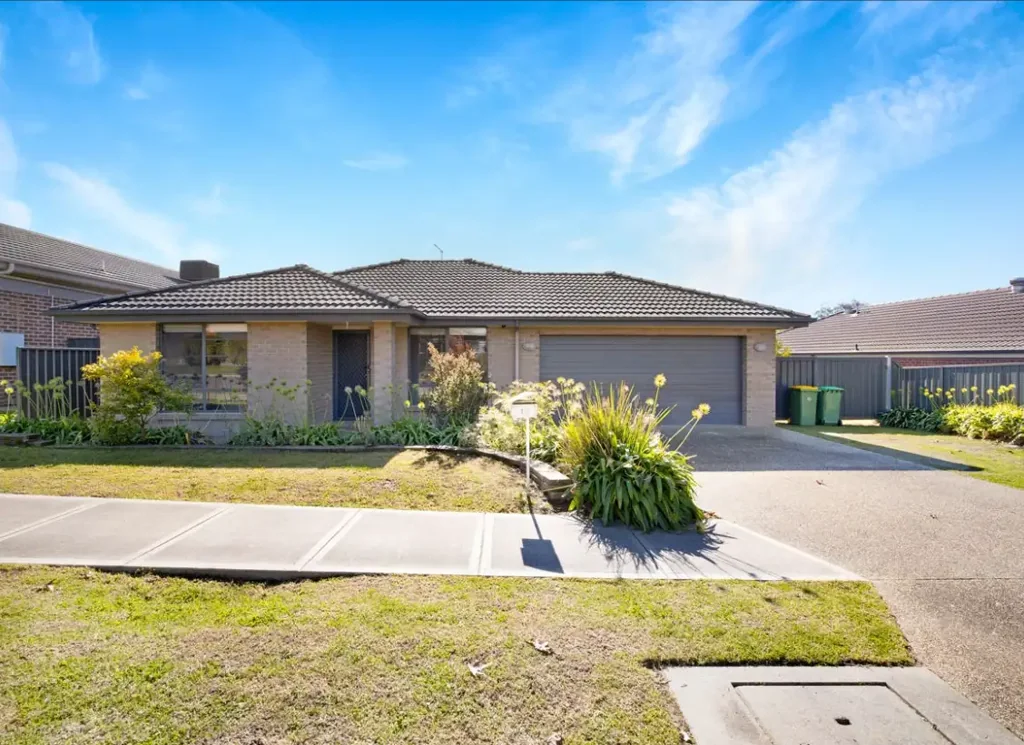 10 Squirrel Glider Drive, Thurgoona, NSW 2640