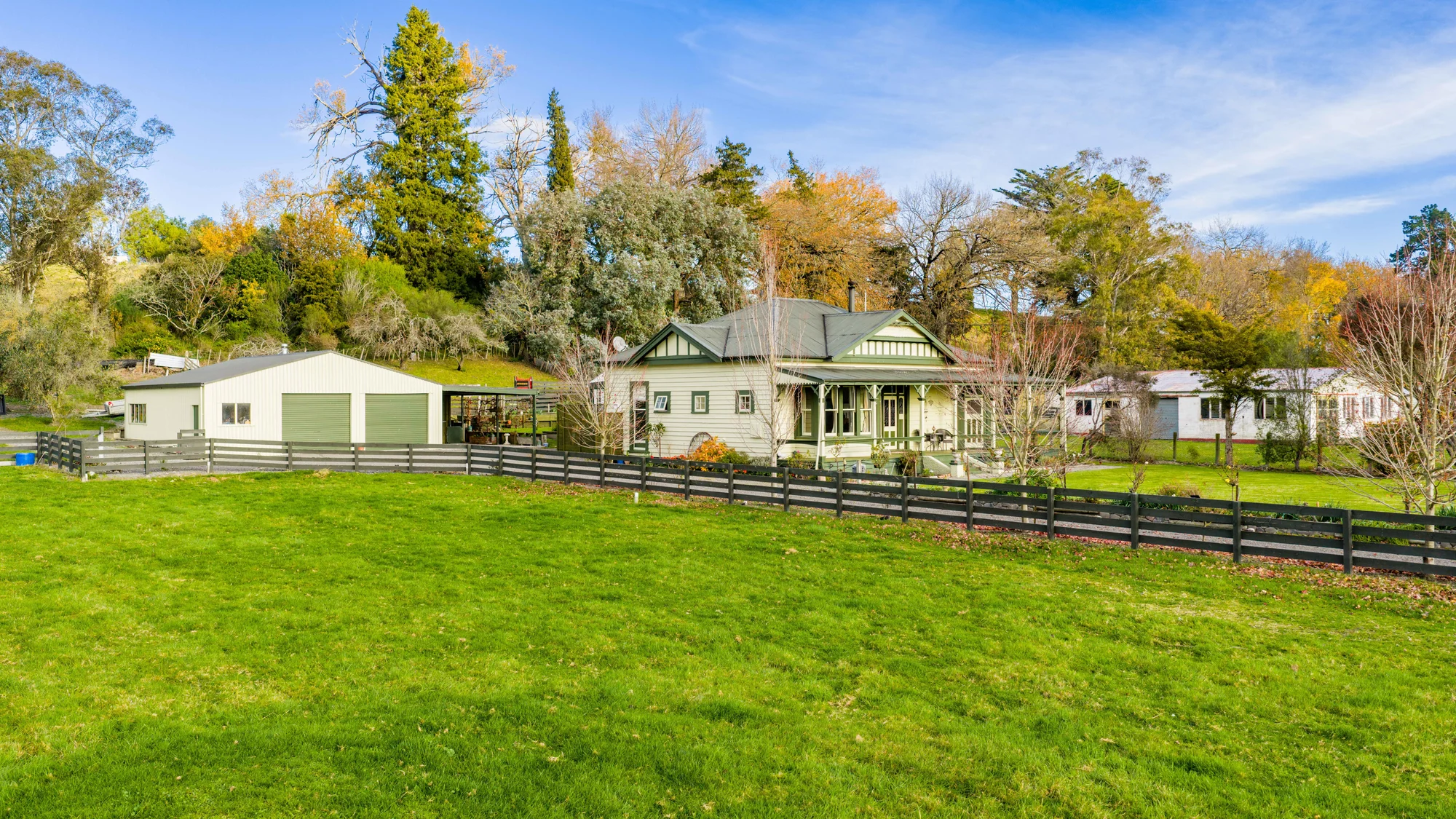 Waipukurau and Surrounds 3房  Do the maths on this one! Jam packed with value!