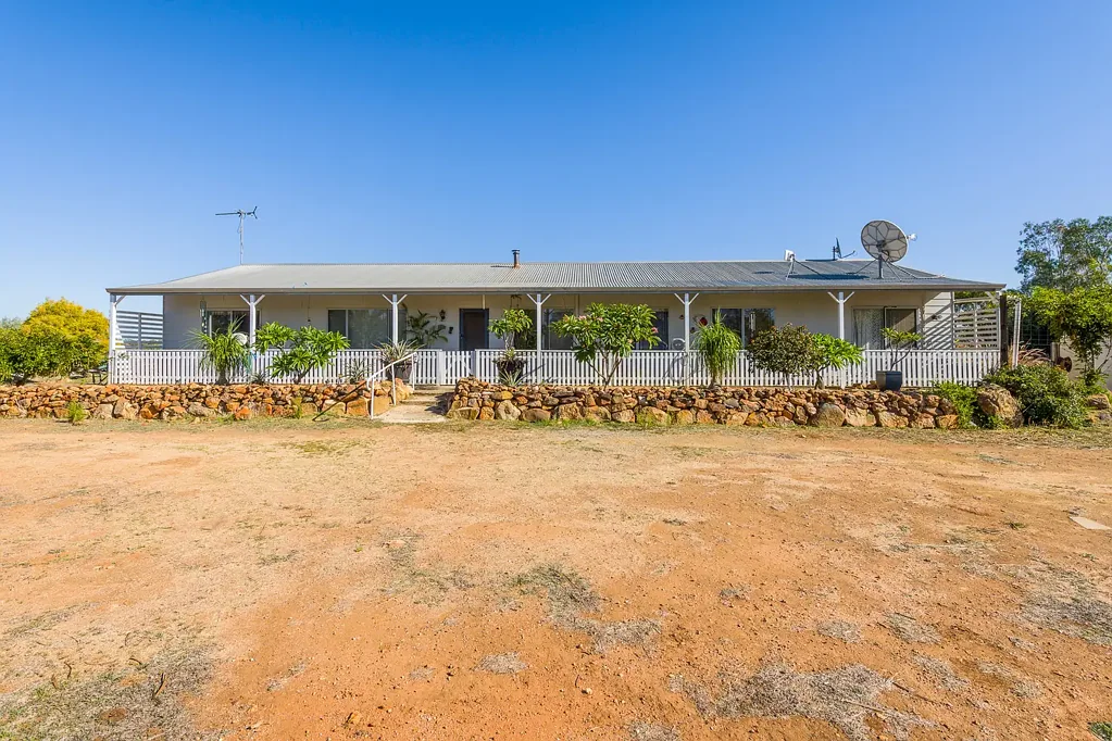 Coondle 4房  Spacious Family Country Retreat on 17.96 Acres with Stunning Views & Sheds