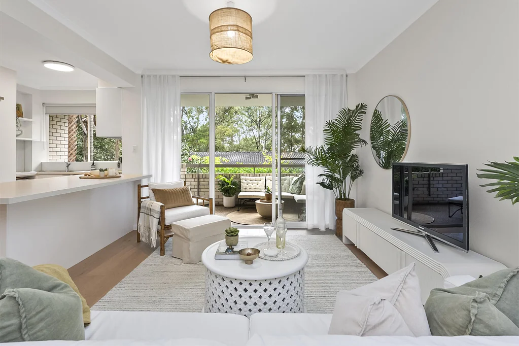 Turramurra 2房 位置宁静，焕然新生，尽享日常便利 Peacefully positioned, beautifully reimagined, steps from everyday ease