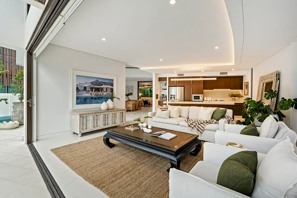 Noosa Heads 3 Bedroom Modern Coastal Luxury in a Family-Friendly Estate in Noosa Heads