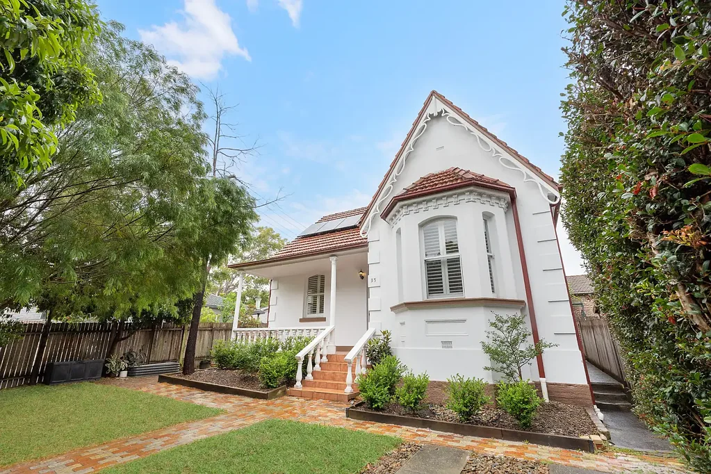 Lewisham 4침실 Updated Double-Fronted Victorian Home in Central Lewisham