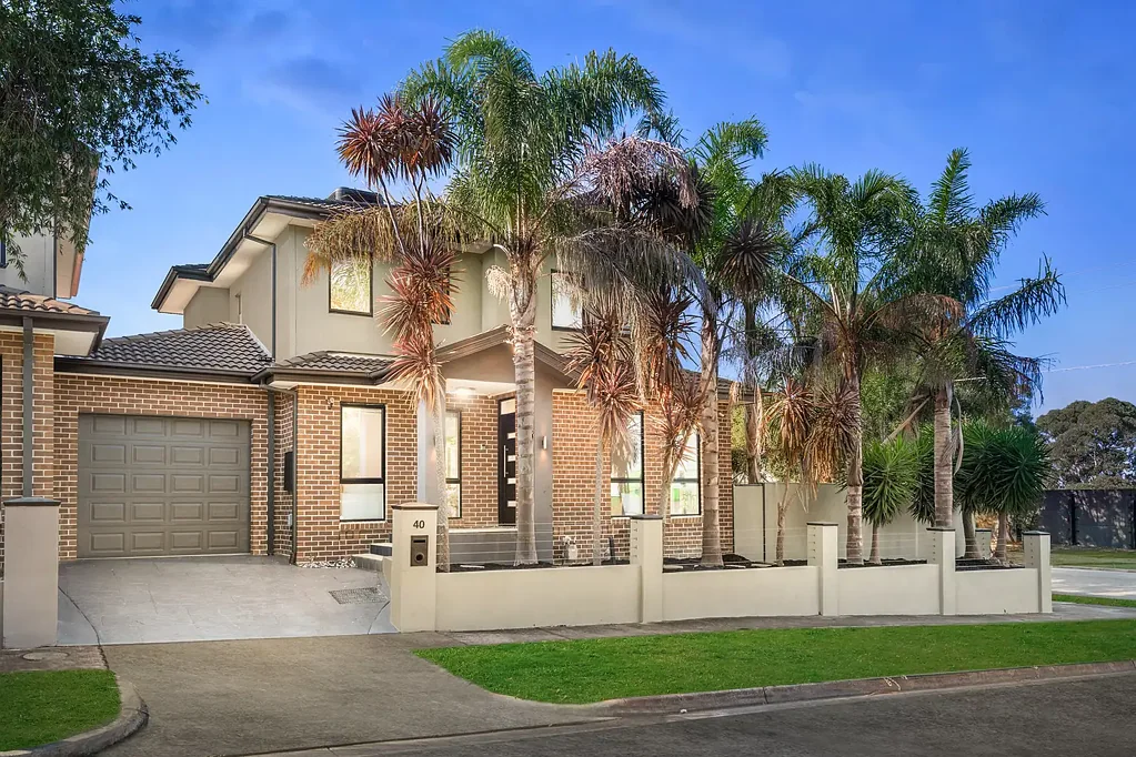 Noble Park North 4Habitaciones Spacious, Stylish & Sunlit – The Ideal Family Home in Noble Park North