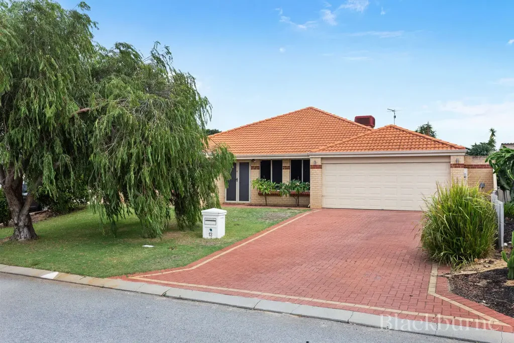 Ridgewood 4 Bedroom Room to Grow, Space to Thrive – Your Ridgewood Haven