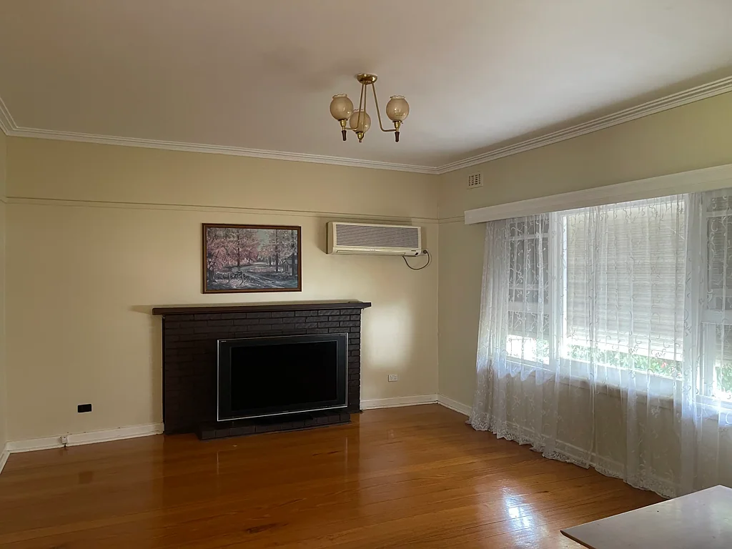3 BEDROOM FAMILY HOME IN GREAT LOCATION - Furnished