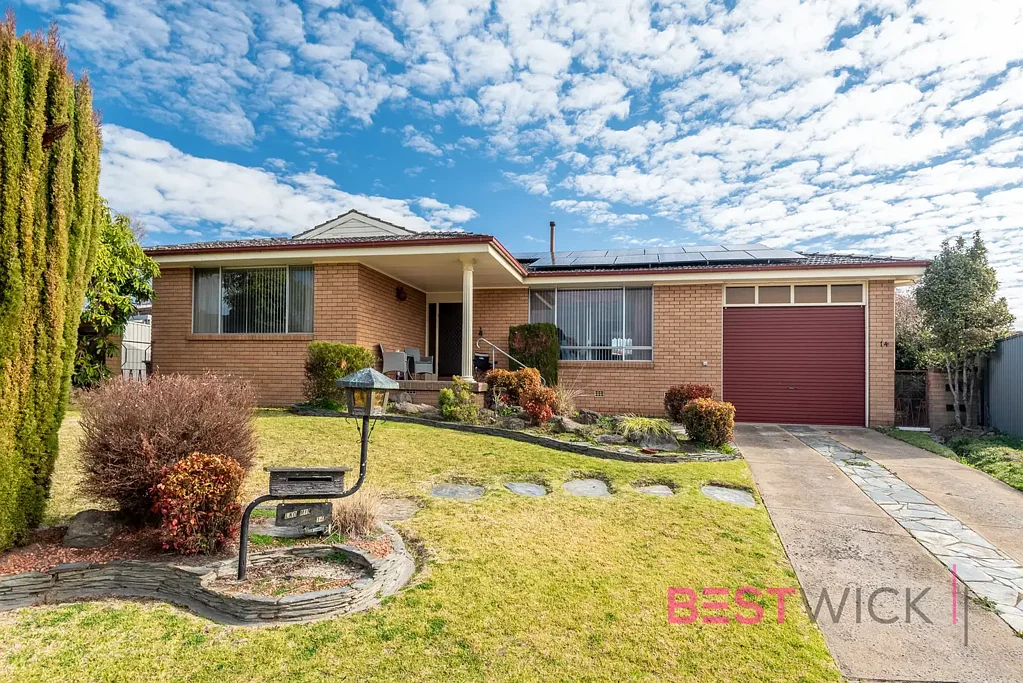 Charming 4 bedroom Family Home with Versatile Detached Multipurpose Room