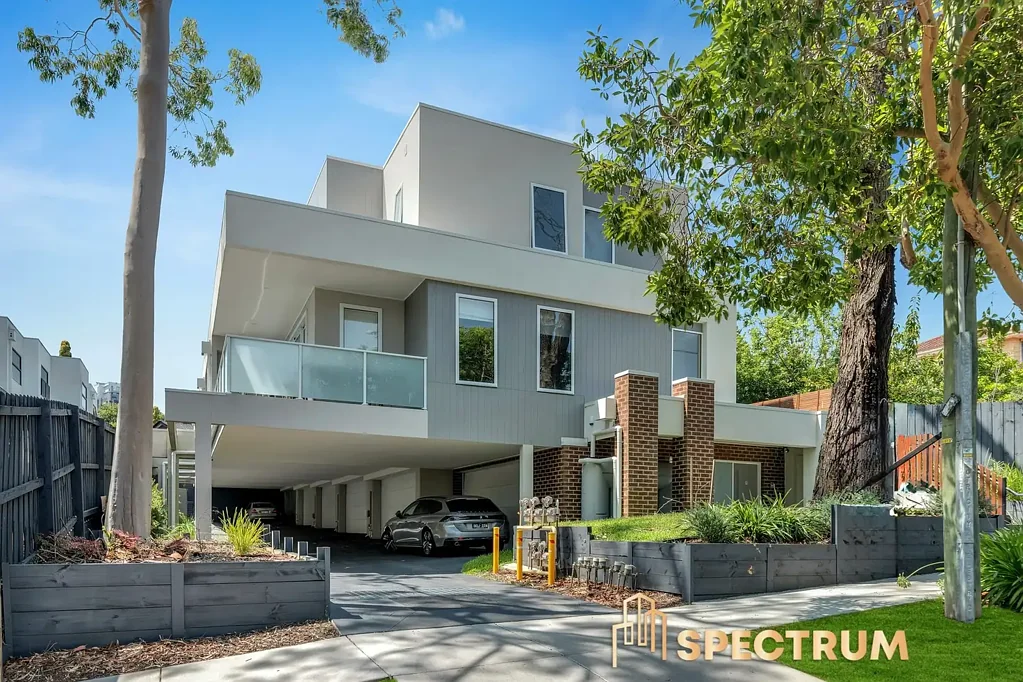 Doncaster 3 Slaapkamer MODERN TOWNHOUSE IN PRIME LOCATION