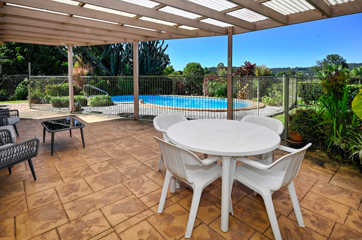 13 DOLPHIN DR, NAMBOUR QLD 4560, 0 habitaciones, 0 baños, House