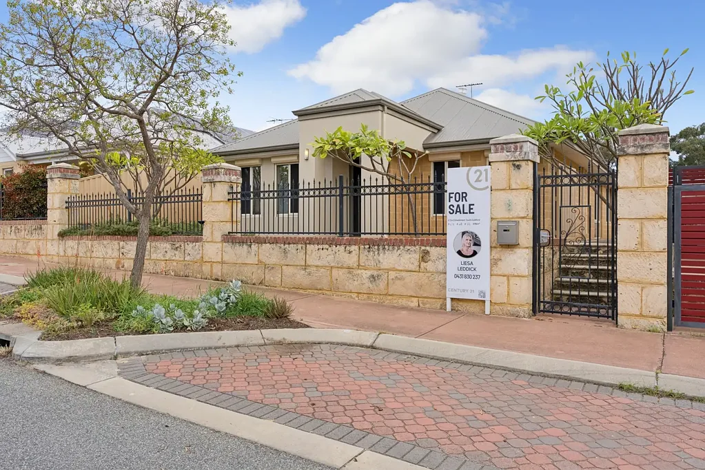South Guildford 3Habitaciones Easy-Care Living in Picturesque Waterhall Private Estate