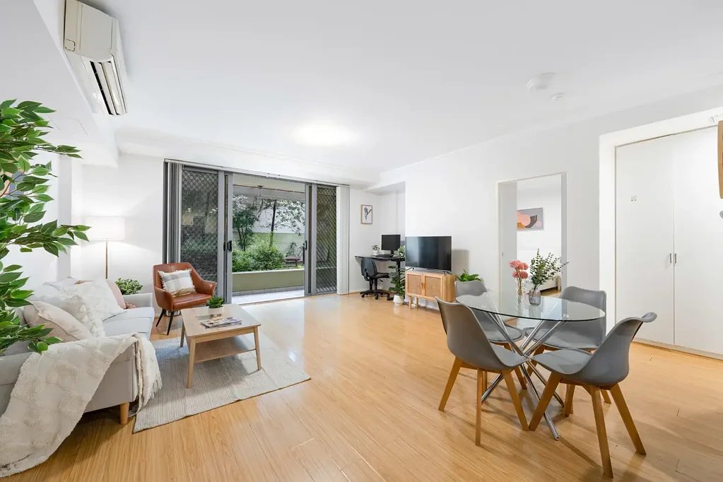 Strathfield 2ਬੈੱਡਰੂਮ Stylish Urban Retreat in a Prime Strathfield Location