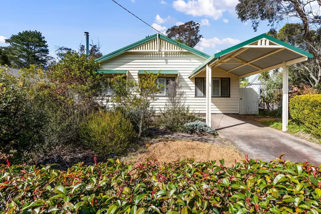 Blackheath 3 Bedroom YOUR PRIVATE SANCTUARY SET WITHIN COTTAGE-STYLE SURROUNDS