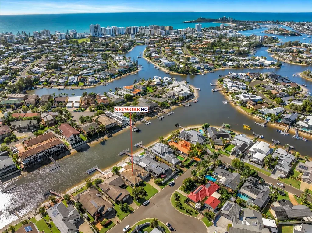 Mooloolaba 4ਬੈੱਡਰੂਮ Mooloolaba Waterfront - An Exceptional Opportunity to Renovate or Reimagine