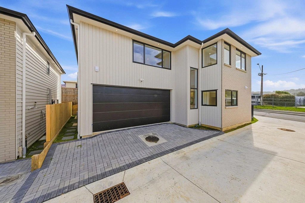 Birkdale 5Habitaciones Three Brand New Homes – Three Master Ensuites
