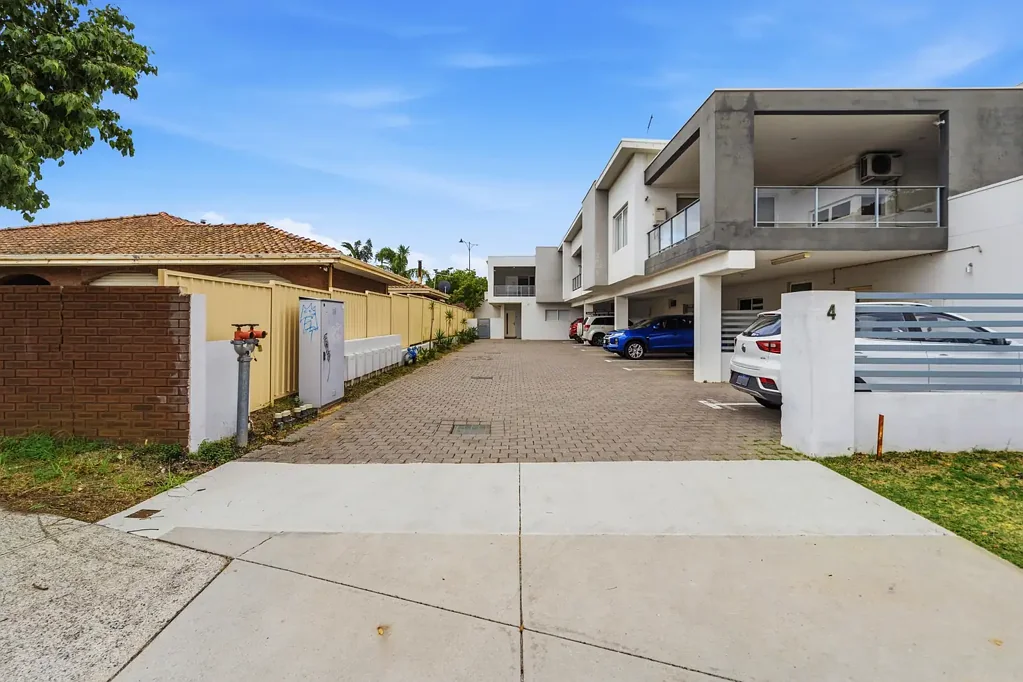 Midland 2房  Modern 2x2 Unit - Secure on 2nd Floor - Ready for It's New Owners!