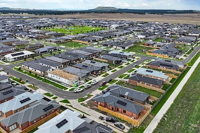 突发冲击！中东局势拖累澳洲楼市，3.3万套住房或将“消失......