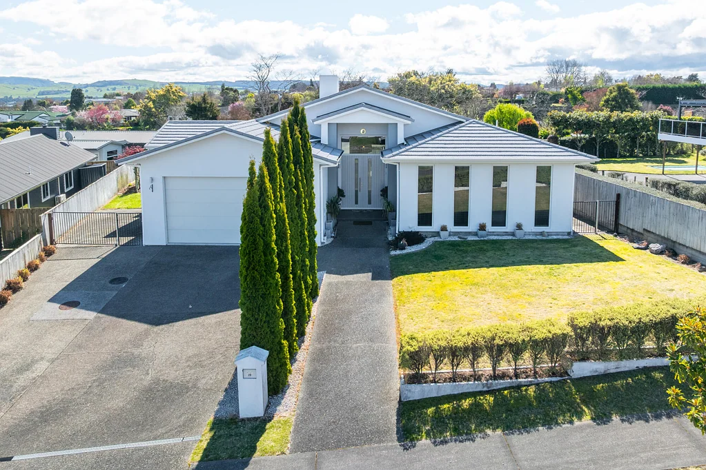 Waipahihi 4બેડરૂમ One house too many! Move in ready!