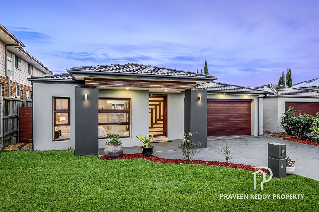 Schofields 5Habitaciones EAST Facing Custom Built 5 Bed 3 Full Bath (2 Ensuites), Walk To Schofields Station,School & Parks