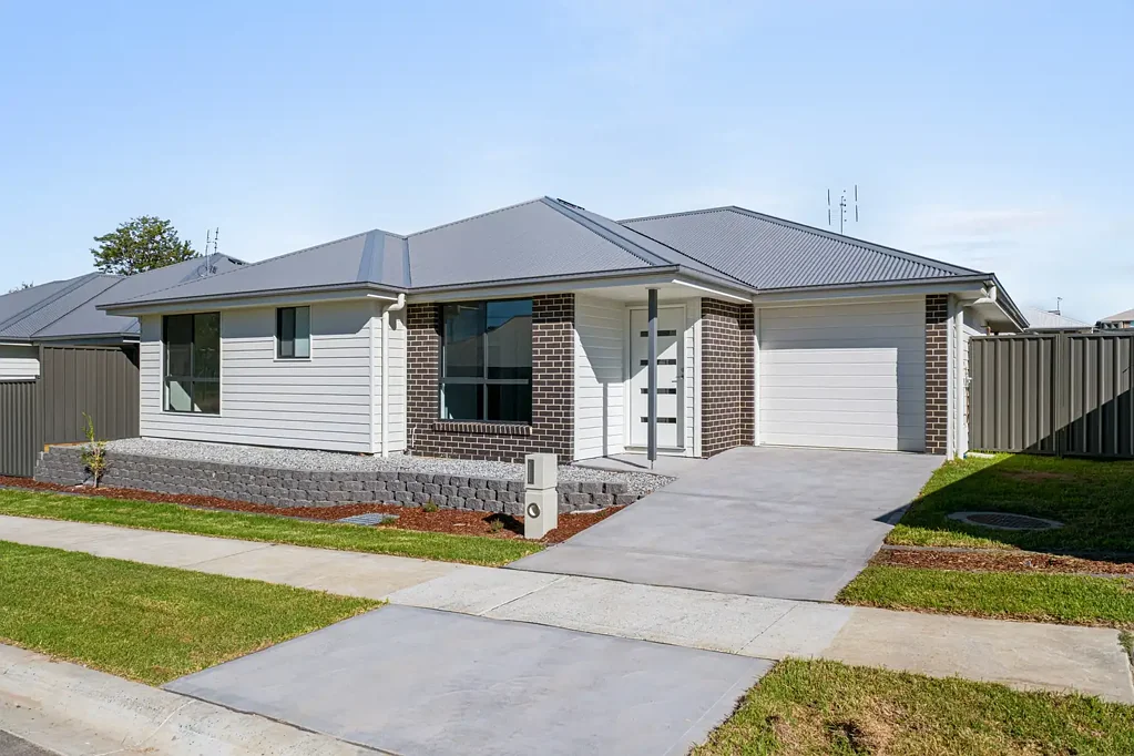 Modern Family Living with Alfresco Entertaining