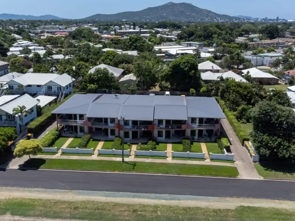 2/4-6 Welsh Street, Rosslea, QLD 4812, 3 slaapkamers, 2 badkamers, Unit