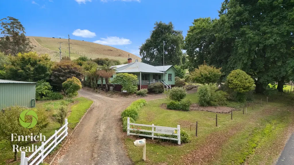 Narracan Oak Lodge – A Rare Self-Sustainable Lifestyle Opportunity