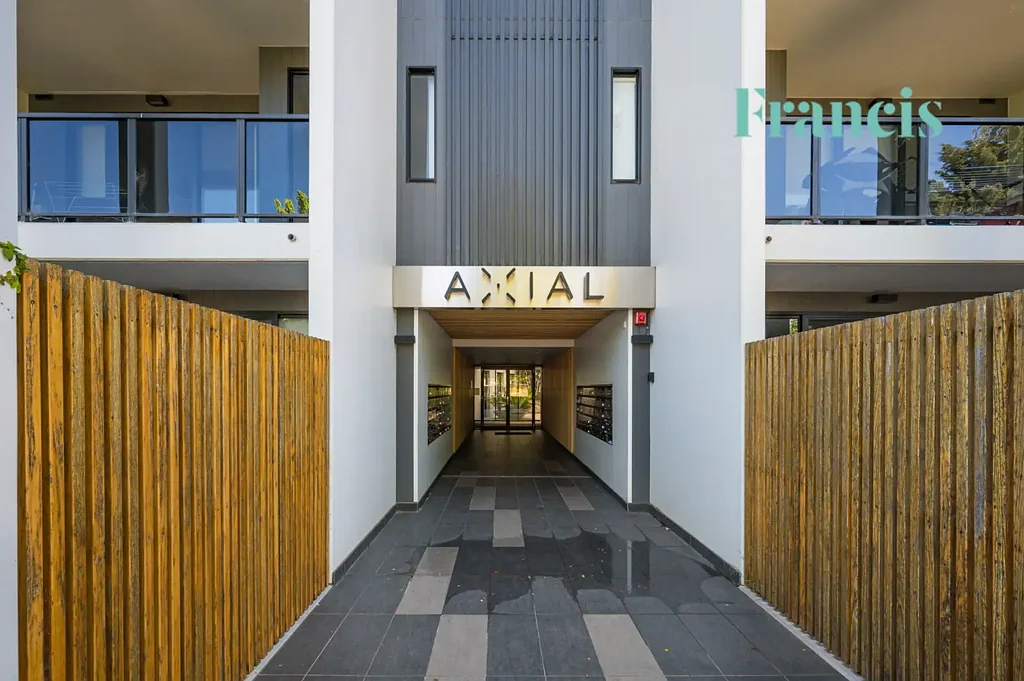 Griffith 2房  Top Floor | North East facing!