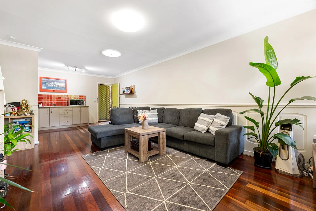 3/8 Ames Street, Coorparoo, QLD 4151