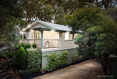 Warrandyte 5房 步行公园学校 独立双居翼 多功能大宅 成熟花园果园 全套便利设施 安全舒适生活 The Ultimate Family Lifestyle with Independent Living