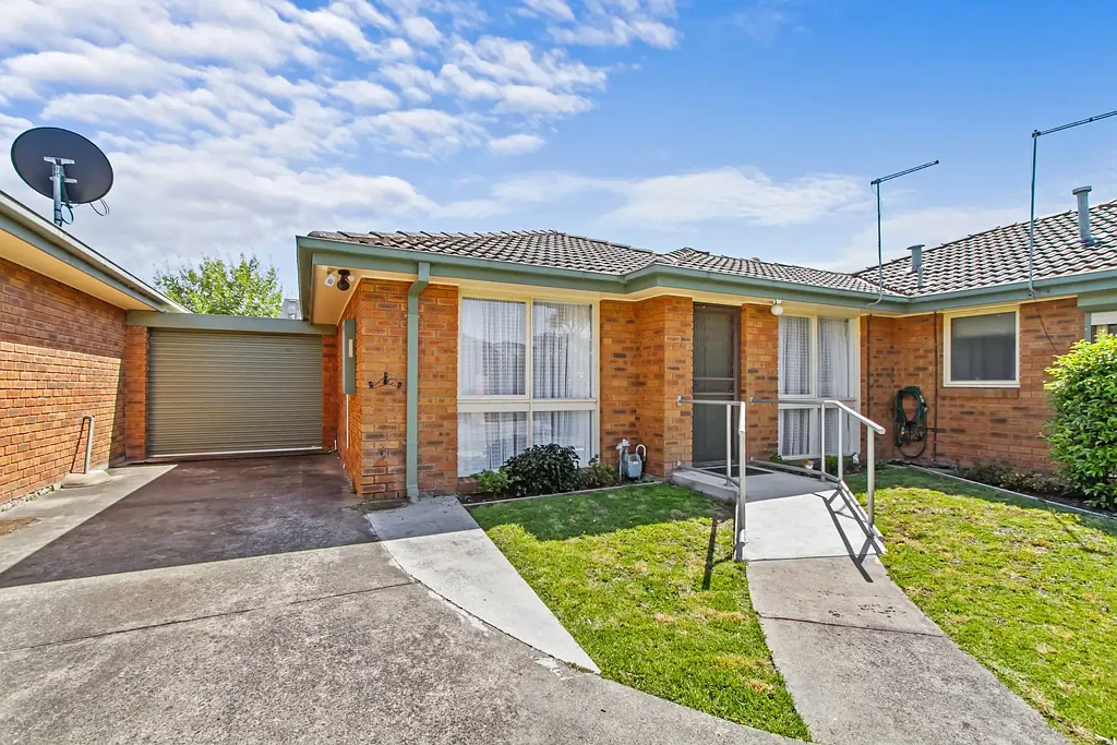 Traralgon 2 Bedroom Stylish & Sunny 2-Bedroom Gem in a Peaceful Locale