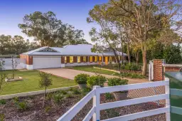 138 Roxburghe Drive, The Vines