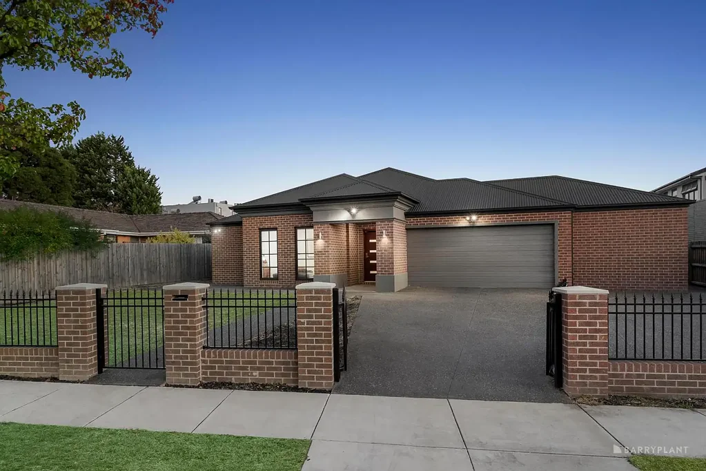 Doncaster East 5chambre Exceptional Family Living on 904sqm of land in the Heart of the EDSC School Zone