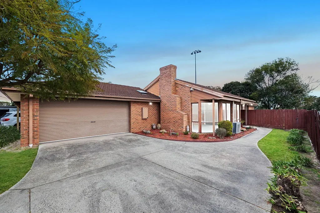 33 Milroy Crescent, Seaford, VIC 3198