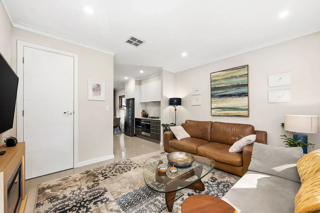 Christies Beach 3બેડરૂમ Contemporary Coastal Style in a Prime Beachside Location.