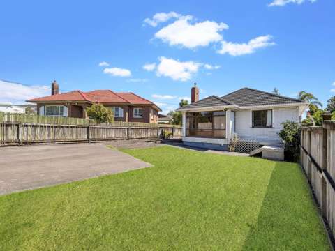 Blockhouse Bay 3房  Bank Requires Quick Sale - Must Sell!!