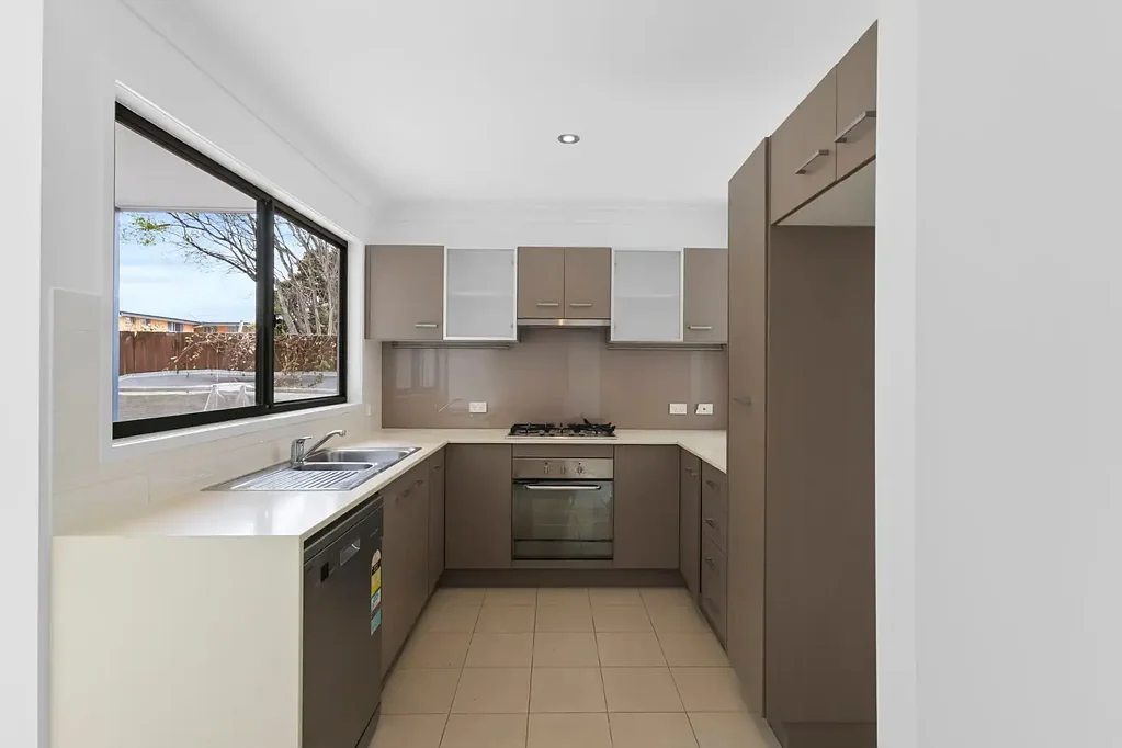 Freshly Updated Townhouse in Prime St Lucia Location!